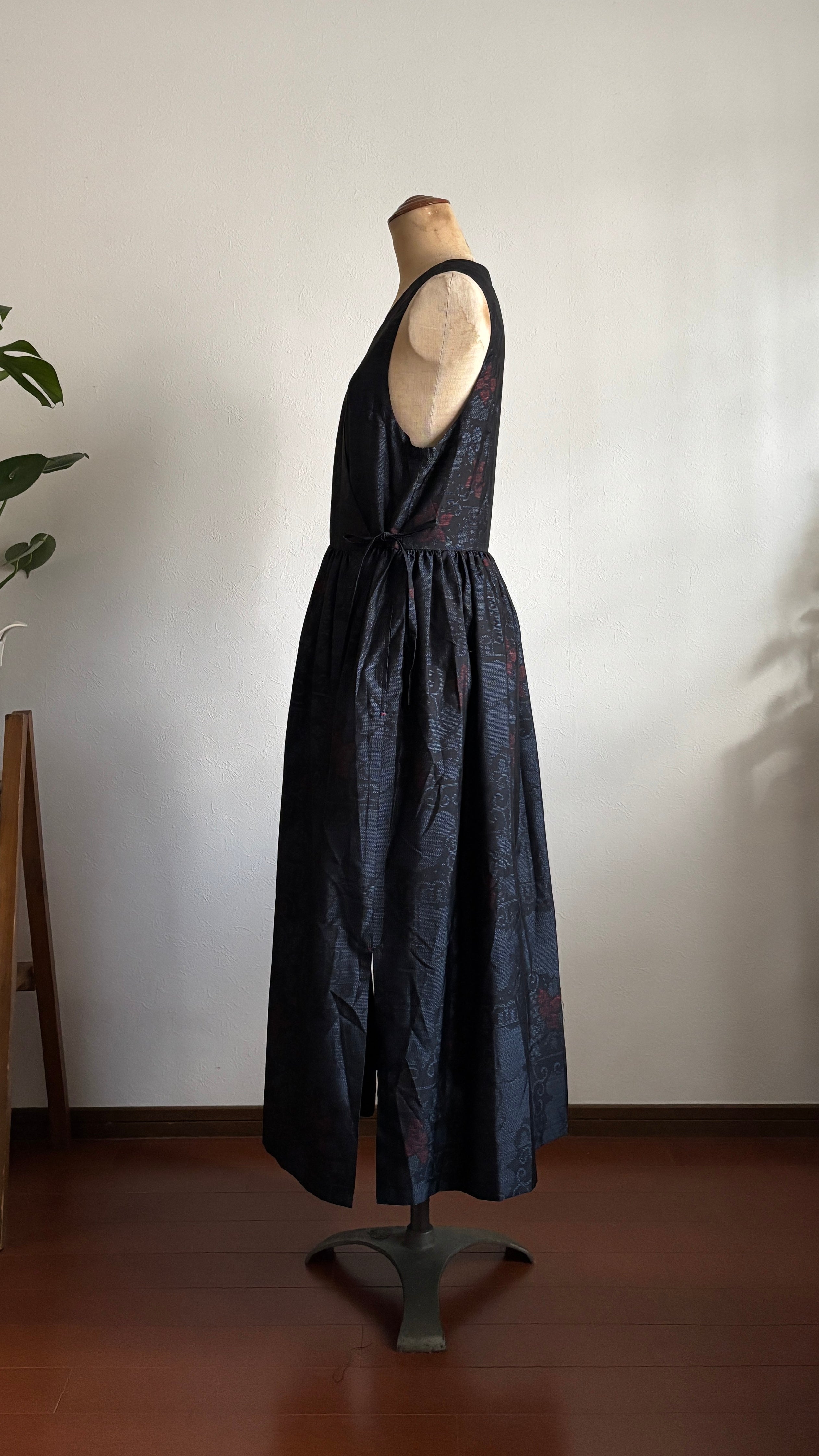 08－＼彩月 -AYATUKI-／大島紬カシュクールワンピース　身幅45cm  着丈118cm