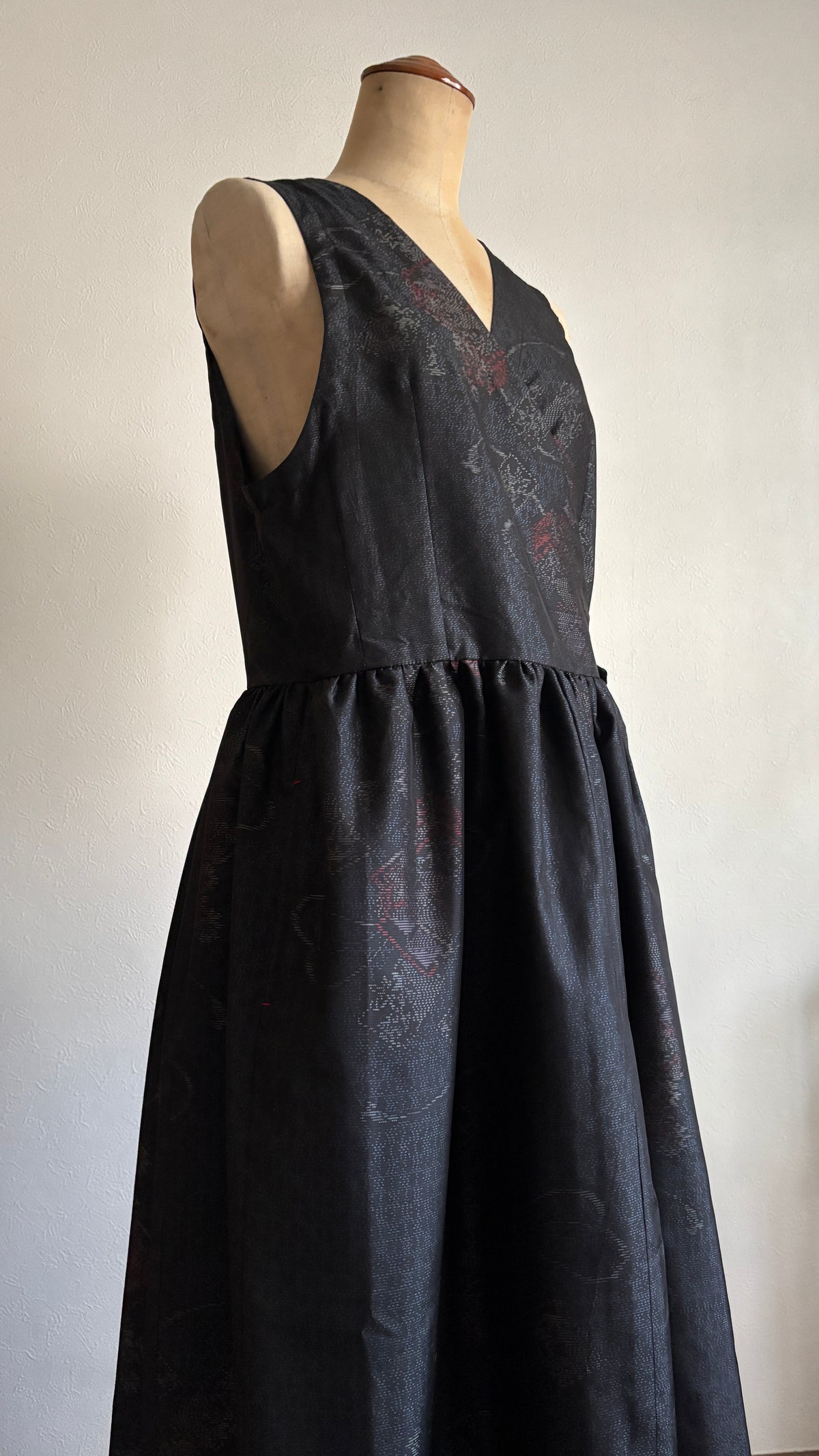 15－＼ 絲 －ITO－ ／大島紬カシュクールワンピース　身幅48cm  着丈116.5cm
