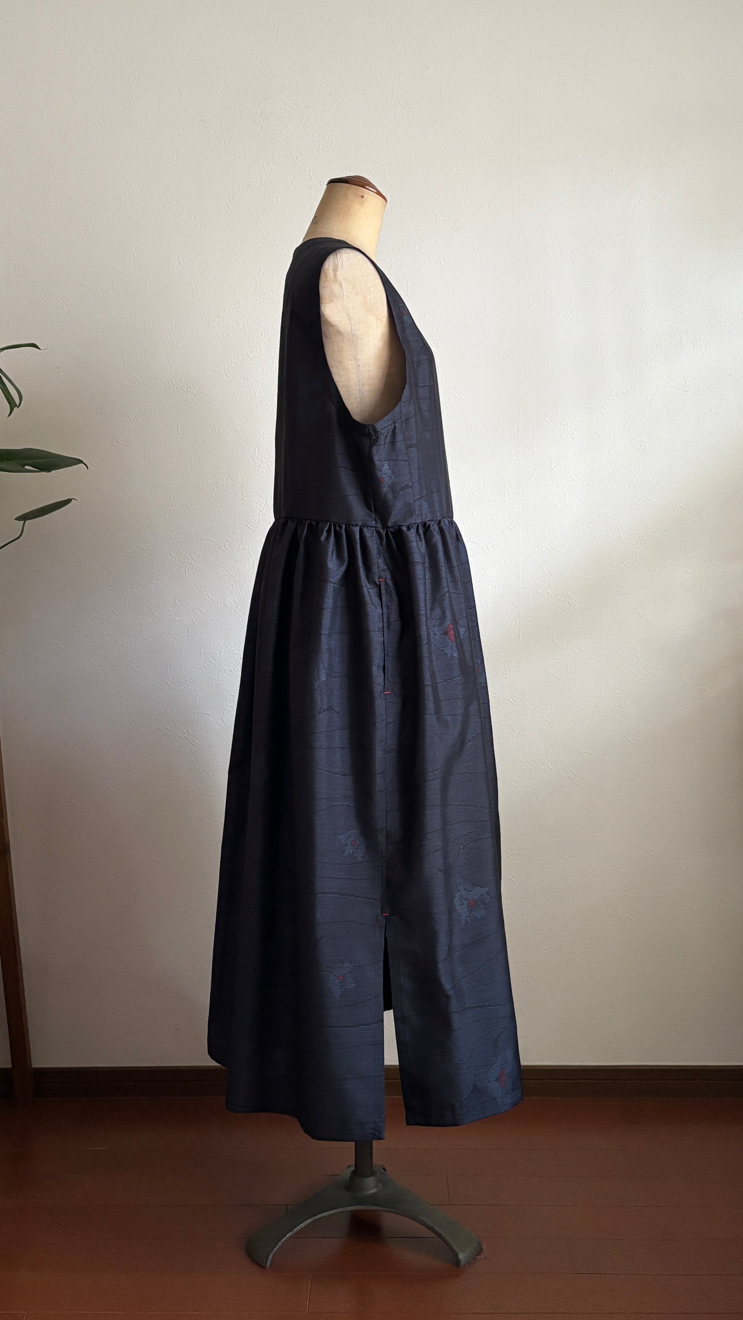 15－＼ 碧笛 －AOFUE－ ／ 大島紬カシュクールワンピース  身幅53cm  着丈116cm