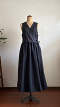 11－＼ 紅雨 －BENISAME－ ／大島紬カシュクールワンピース  身幅45cm  着丈117.5cm