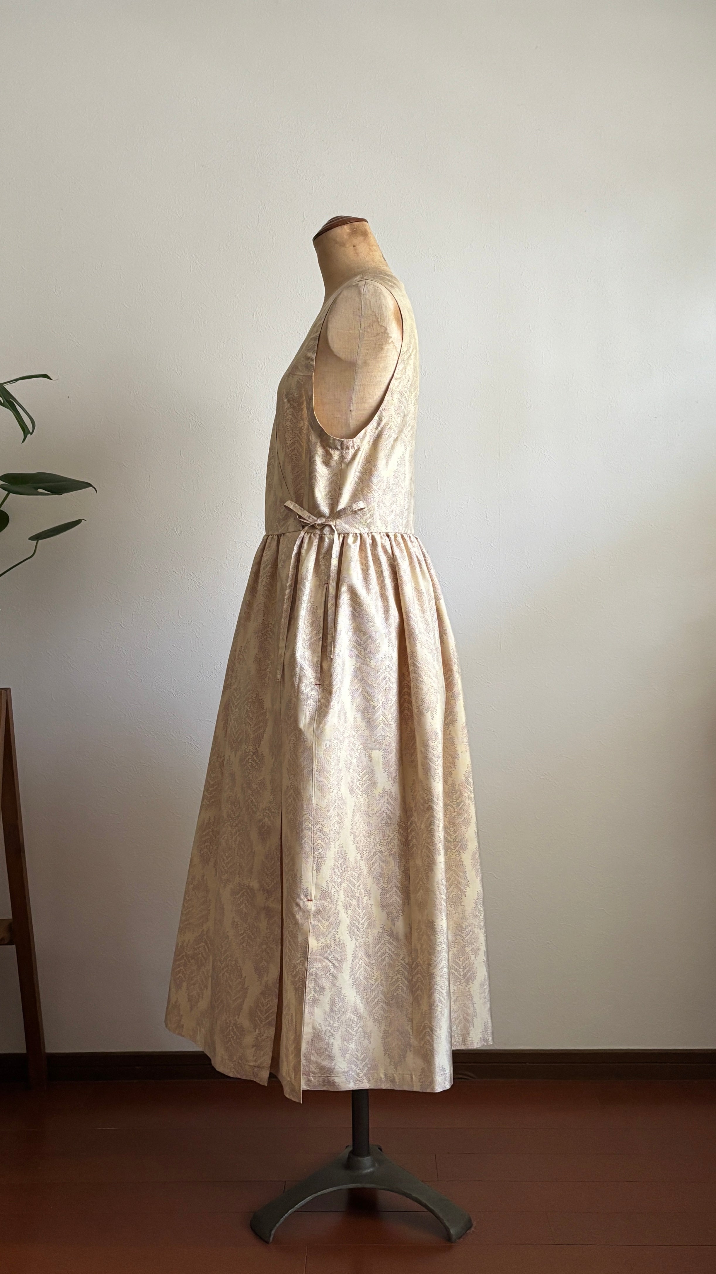 06－＼ 花羽 －HANAHANE－ ／ －大島紬カシュクールワンピース  身幅44cm  着丈114.5cm