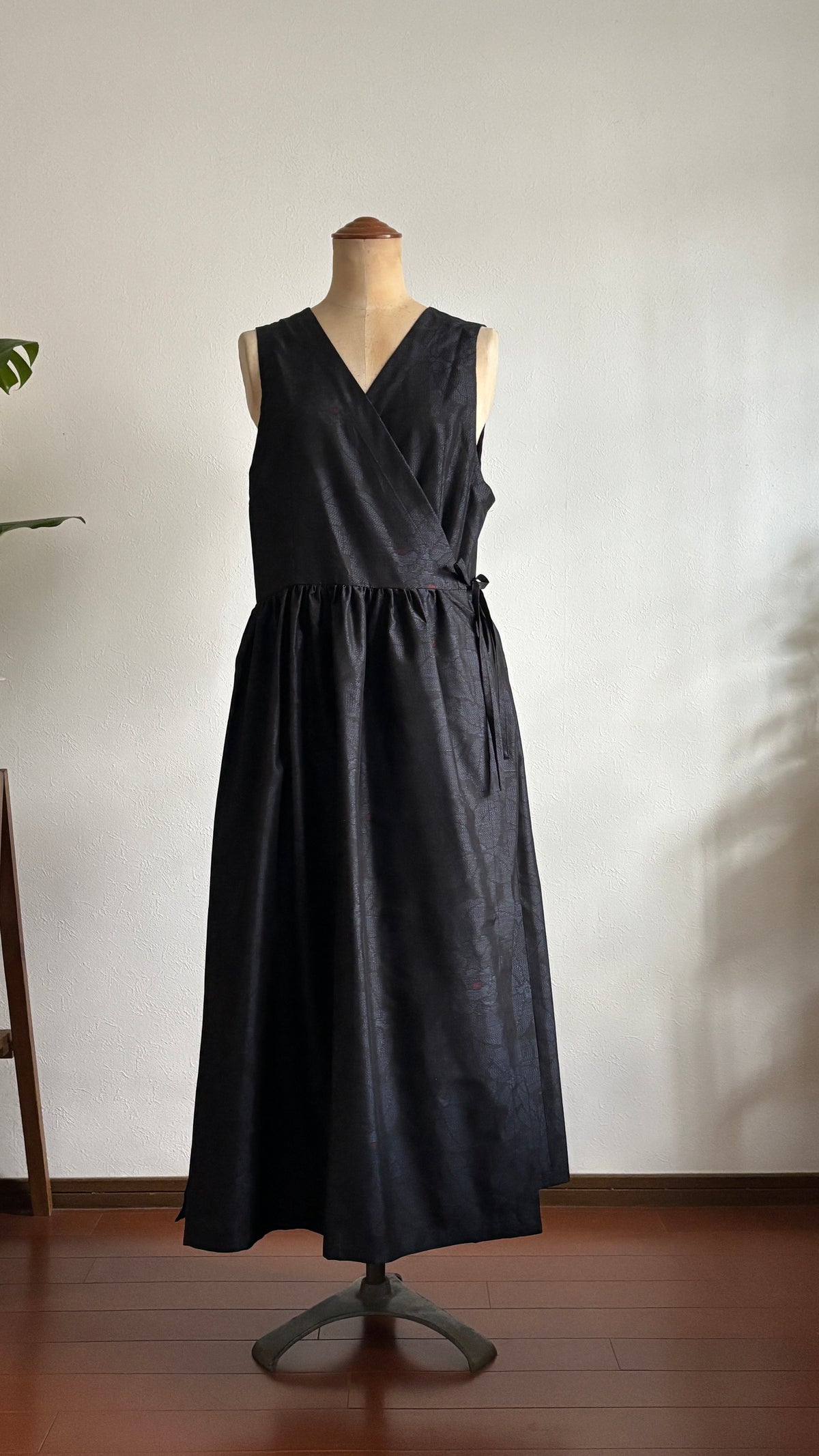 18－＼ 朔 －SAKU－ ／大島紬カシュクールワンピース　身幅48cm  着丈118cm