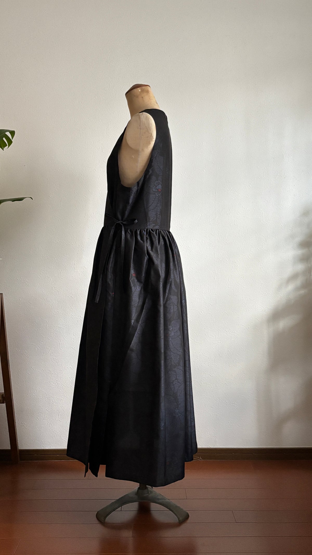 18－＼ 朔 －SAKU－ ／大島紬カシュクールワンピース　身幅48cm  着丈118cm