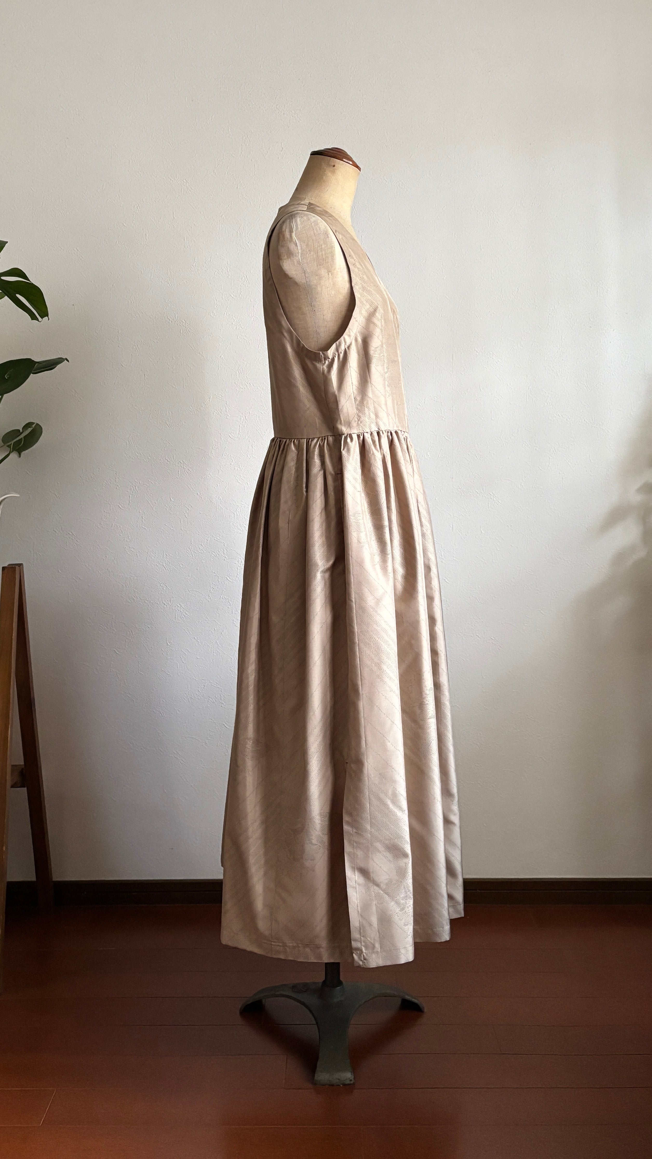 01－＼ 初音－HATUNE  ／大島紬カシュクールワンピース  身幅45cm  着丈117cm